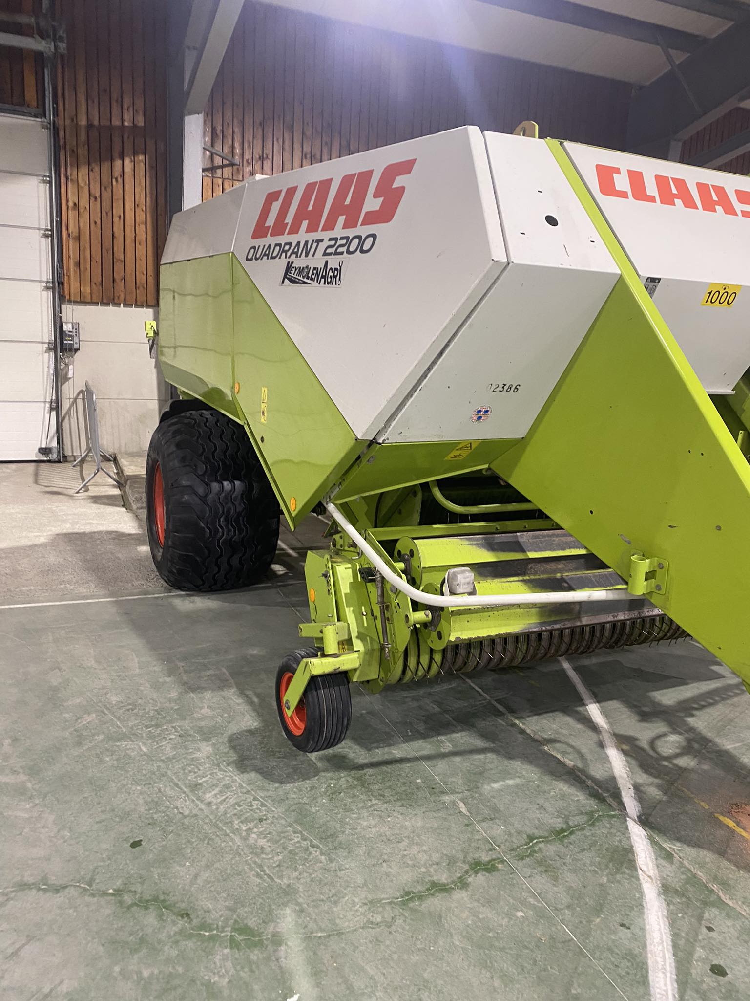 Presse cubique Claas Quadrant 2200 occasion - Abrassart SPRL
